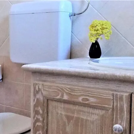 Italianway - Madre Teresa Di Calcutta - Trilo Apartmán Dorgali